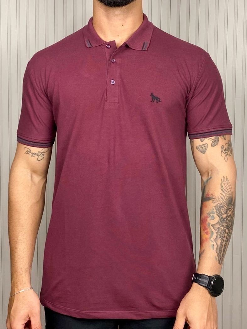e2a46935-4247-4d6a-af6b-fc66309166cd-57cd6dfb32dbfa99b717519998501032-1024-1024 Polo Acostamento Vinho P - Imagem 1