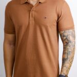 Polo Tommy Hilfiger - Tradicional Marrom M